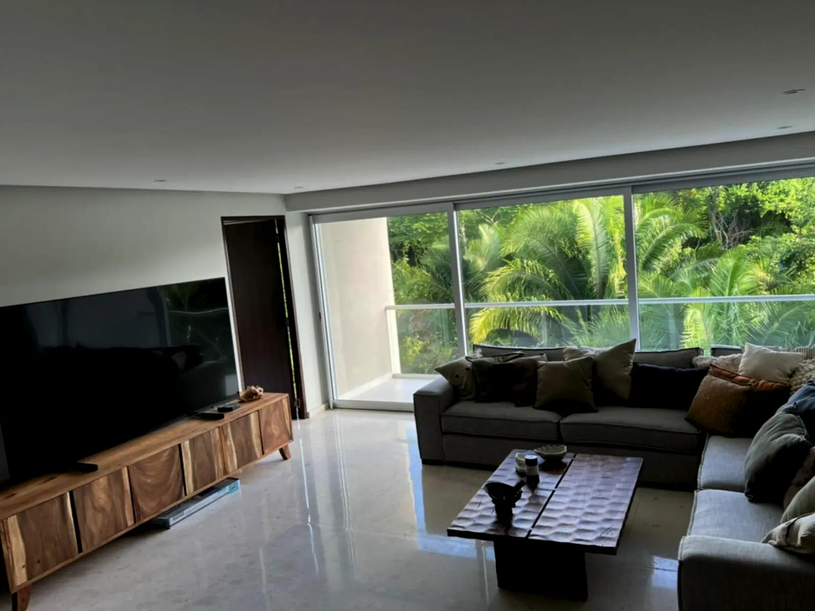 Bolongo Modern Beachfront Property_15 Bolongo Modern Beachfront Property